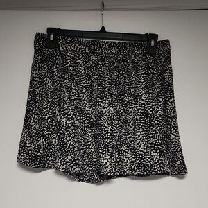 NWT Vero Moda Monochrome Patterned Skater Skirt Size XL